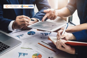 Cần thường xuyên theo dõi và đánh giá định kỳ khi trả lương khoán