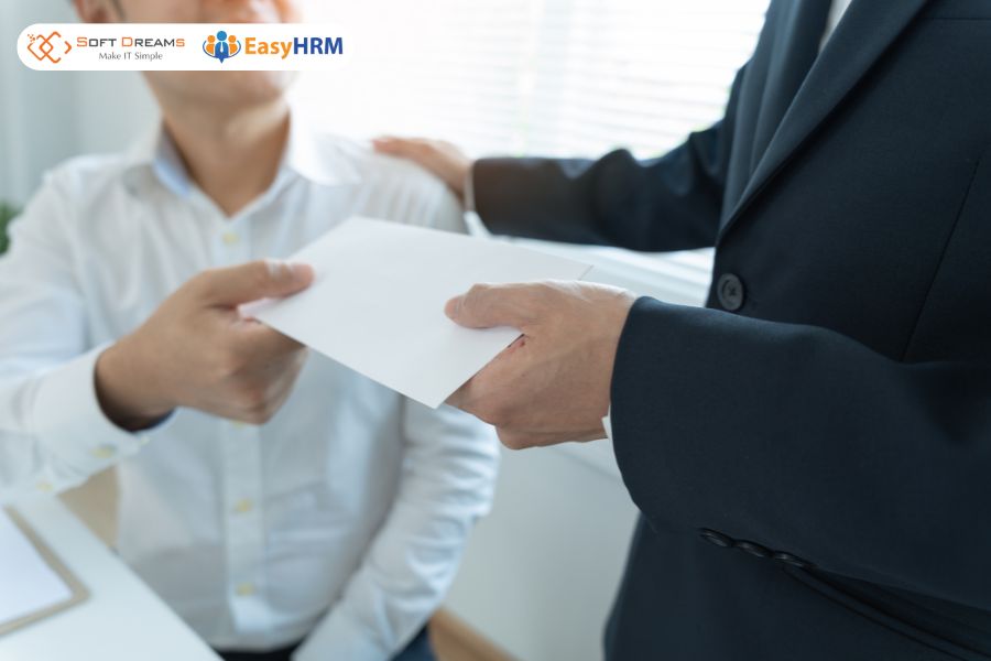 Tiền thưởng nhằm khuyến khích sự đóng góp của nhân viên