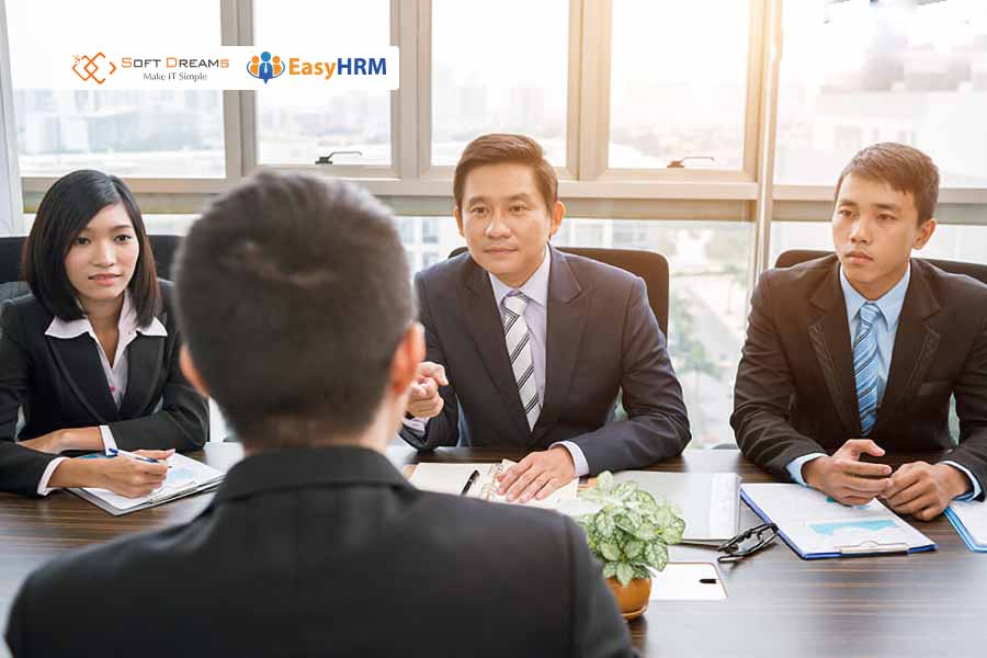 Trao đổi với ứng viên về công việc