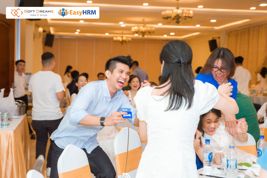 Hai thật một giả - Trò chơi có tính kết nối cao