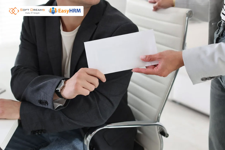 Khoản lương tháng 13 thực chất là một loại tiền thưởng