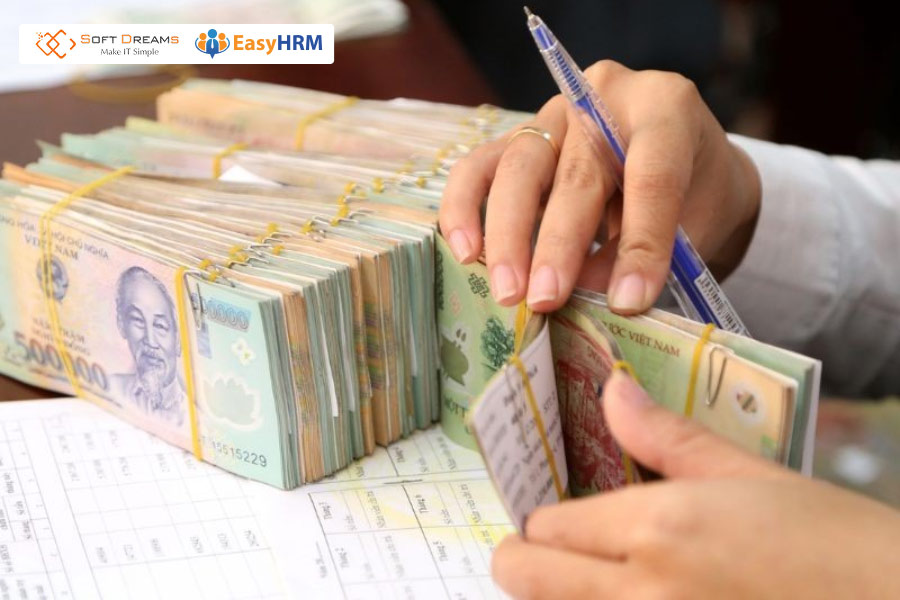 Tiền thưởng cuối năm có thể tính theo bình quân các tháng lương trong năm