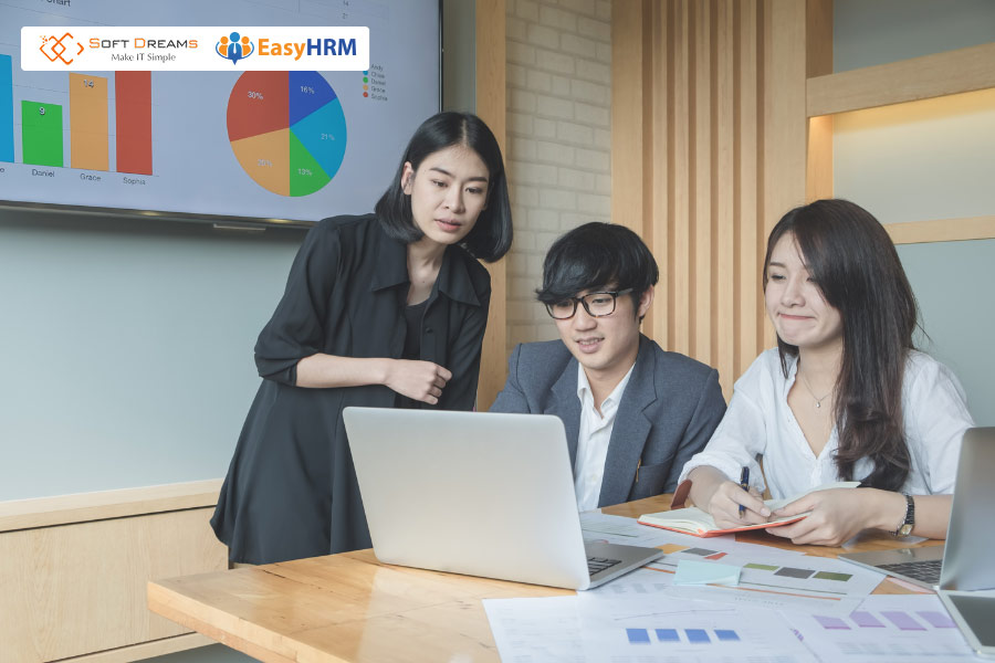 Chuyên viên tiền lương tham gia xây dựng thang bảng lương và báo cáo chi phí