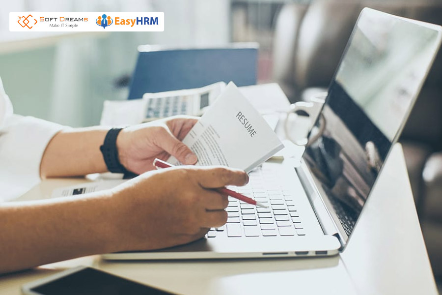 Sử dụng phương pháp quản lý CV thủ công dễ dẫn đến sai sót, bảo mật kém