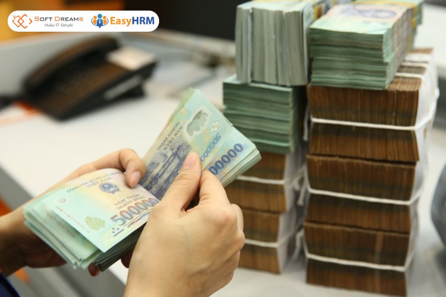 Nhân viên nhân sự phụ trách làm công lương