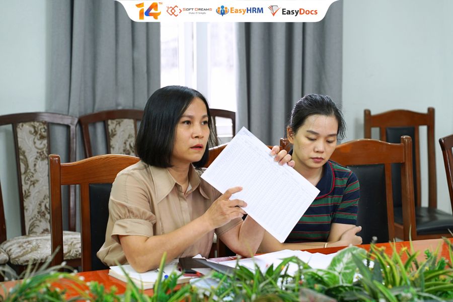 Bảng công lương đều được làm thủ công bằng excel