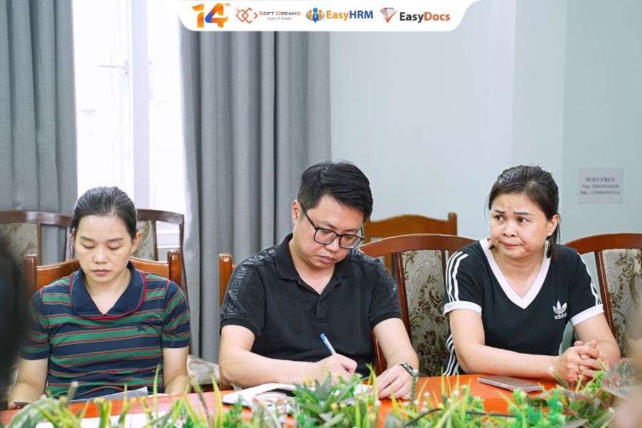 Buổi làm việc có sự tham gia của phòng Hành chính, Tài chính kế toán & CNTT