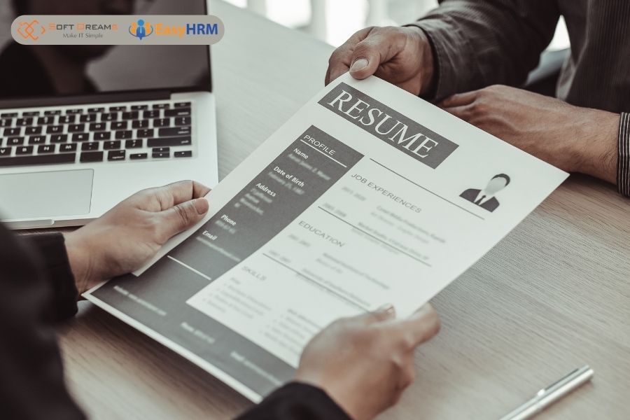 Headhunter sàng lọc, đánh giá ứng viên